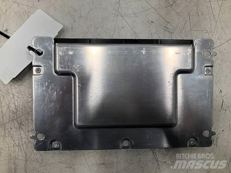 Volvo VNL 駕駛室與內部