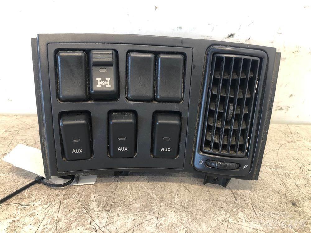 Volvo VNL 電子設備
