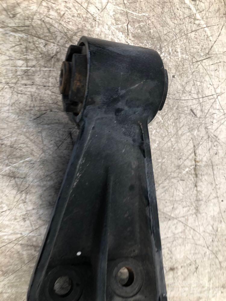 Volvo VNL 駕駛室與內部