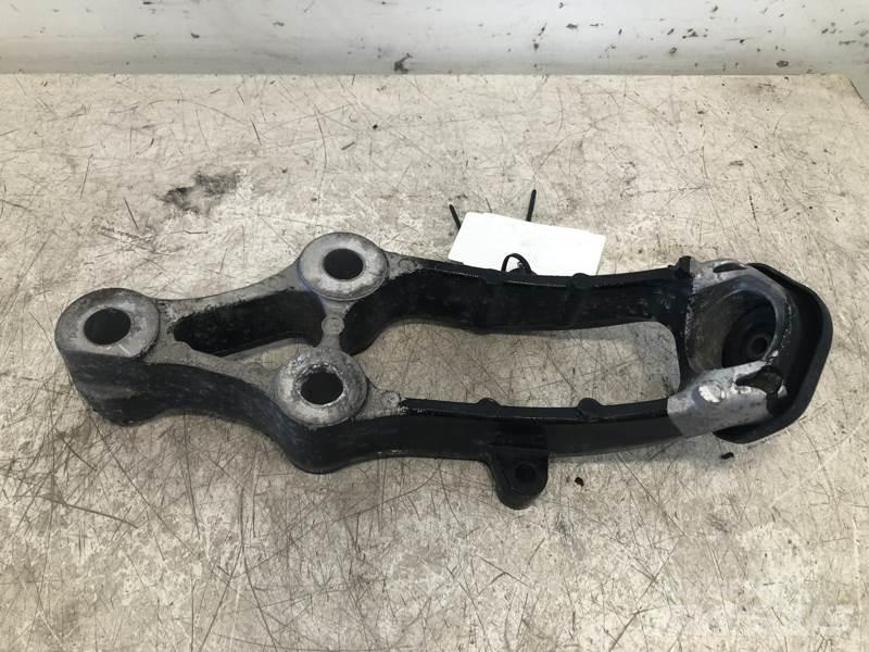 Volvo VNL 散熱器/水箱