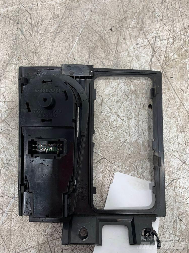 Volvo VNL 電子設備