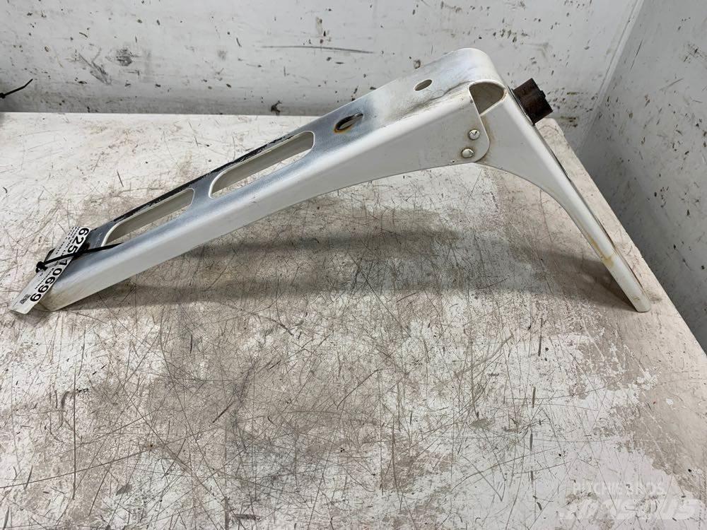 Volvo VNL 駕駛室與內部