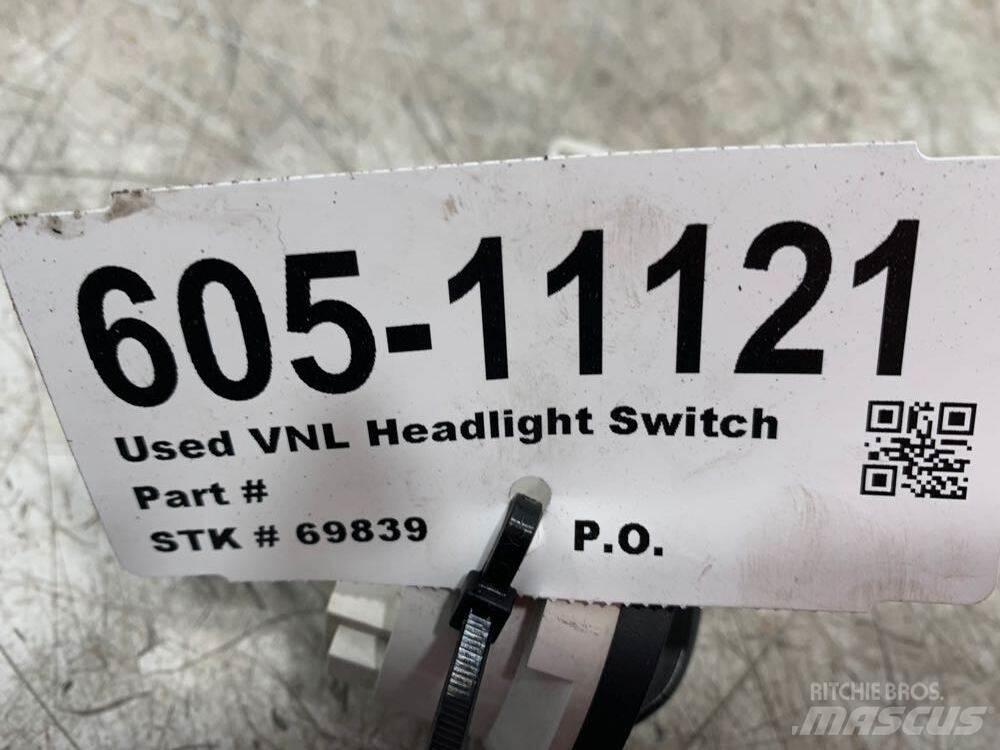 Volvo VNL 電子設備