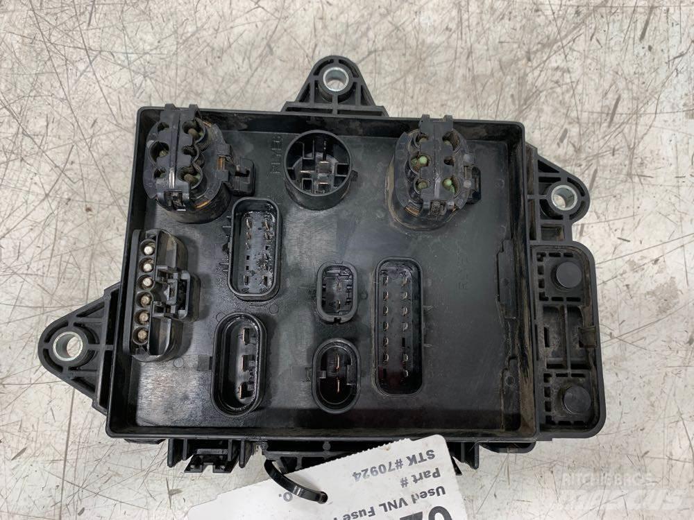 Volvo VNL 電子設備