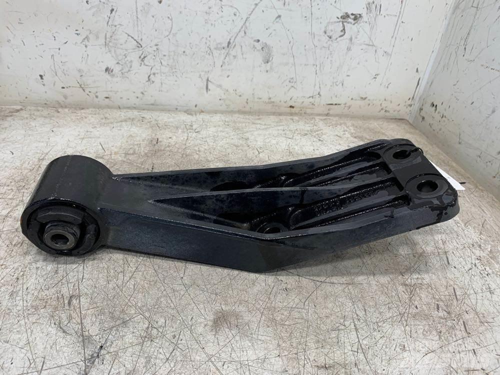 Volvo VNL 駕駛室與內部