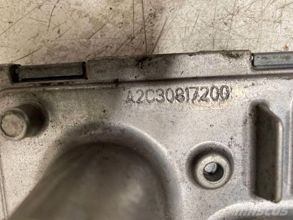 Volvo VNL 駕駛室與內部