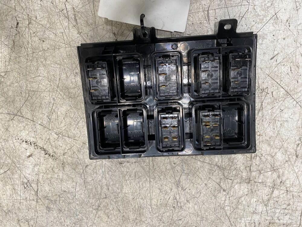 Volvo VNL 電子設備