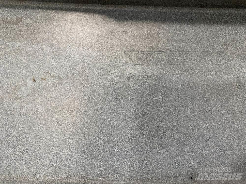 Volvo VNL 駕駛室與內部