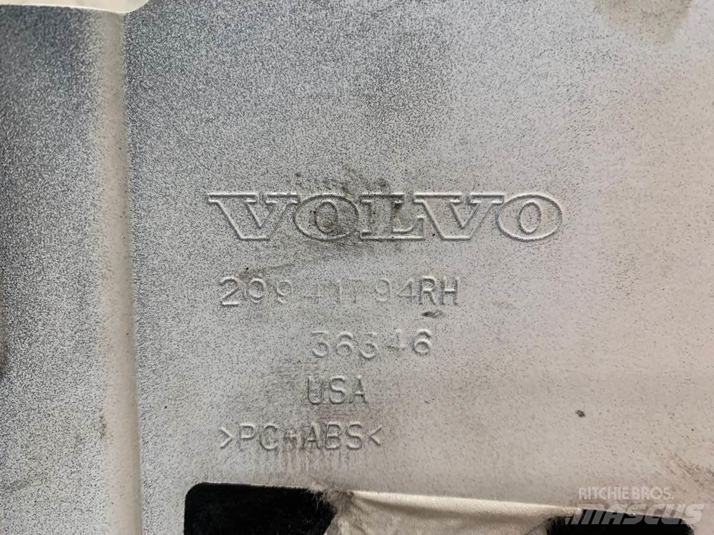 Volvo VNL 駕駛室與內部