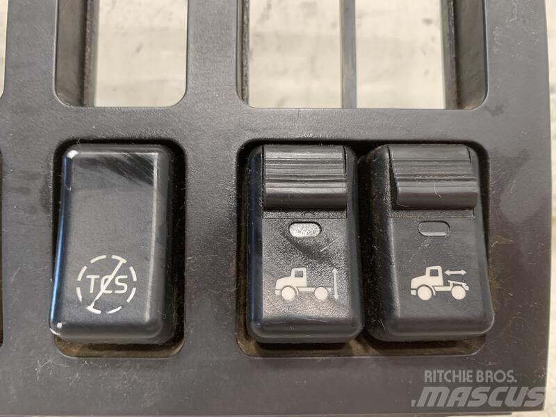 Volvo VNL 電子設備