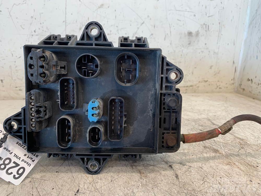 Volvo VNL 電子設備