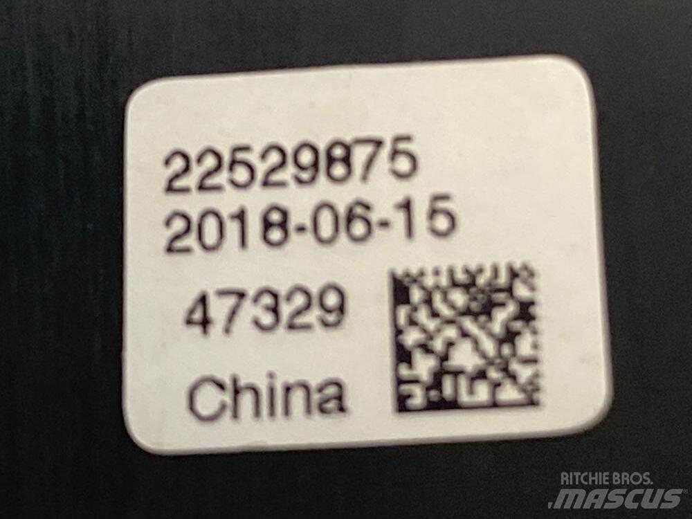 Volvo VNL 電子設備
