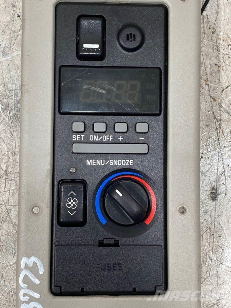 Volvo VNL 電子設備