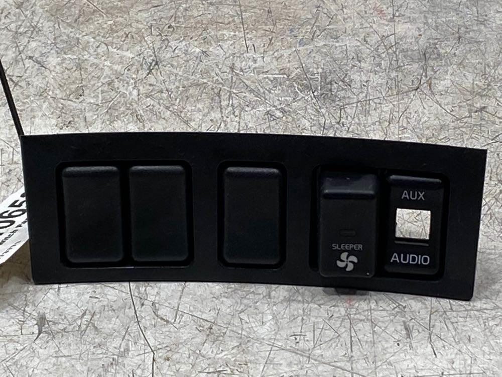 Volvo VNL 電子設備