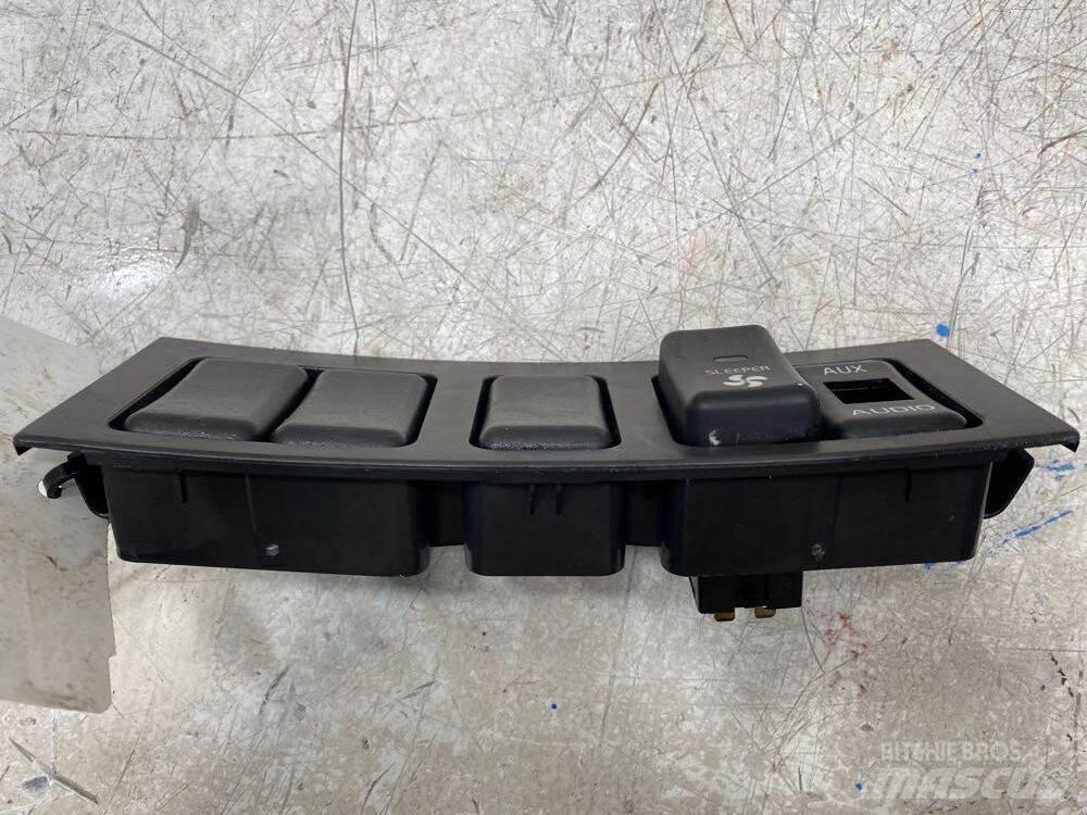 Volvo VNL 電子設備