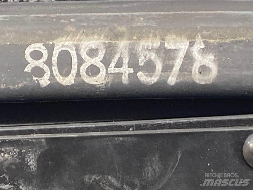 Volvo VNL 駕駛室與內部