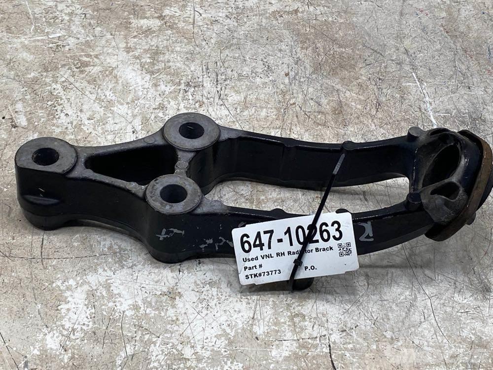 Volvo VNL 散熱器/水箱