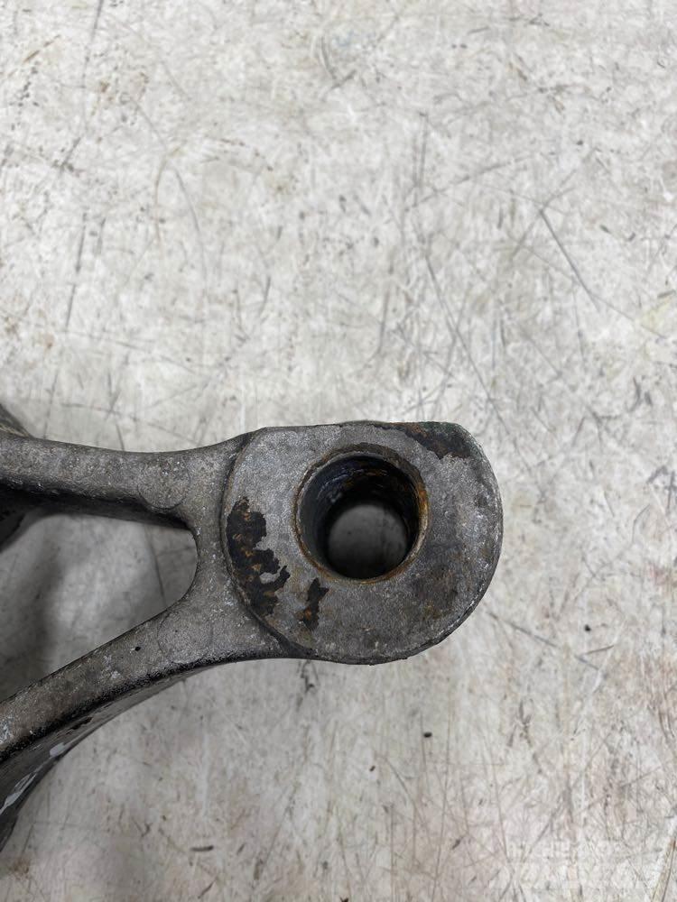 Volvo VNL 散熱器/水箱