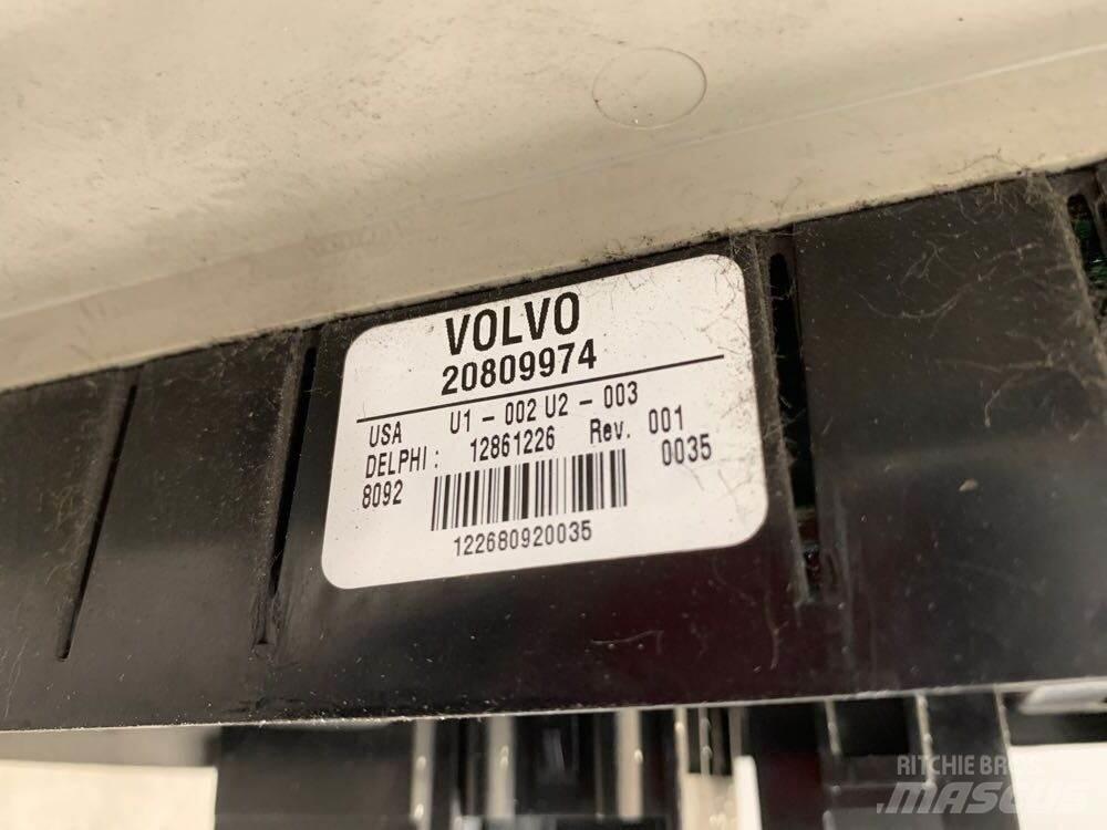 Volvo VNL 電子設備