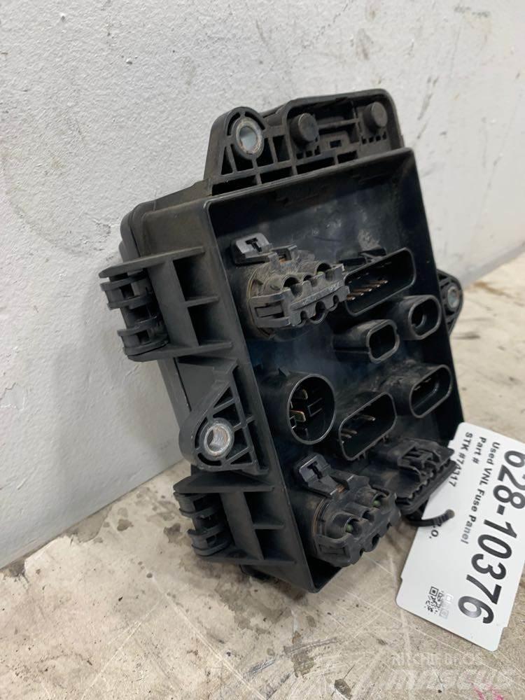 Volvo VNL 電子設備
