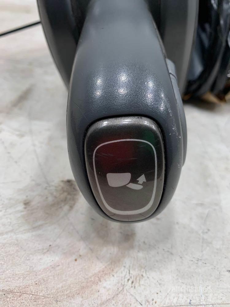 Volvo VNL 電子設備