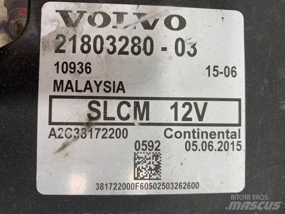 Volvo VNL 駕駛室與內部