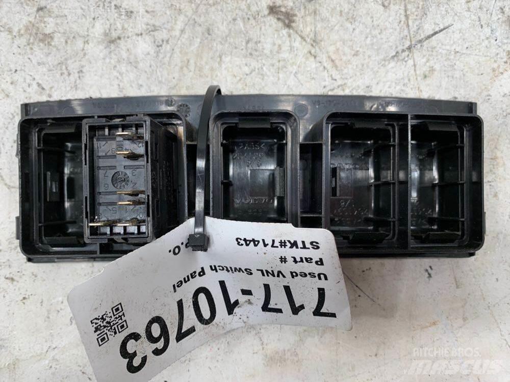 Volvo VNL 電子設備
