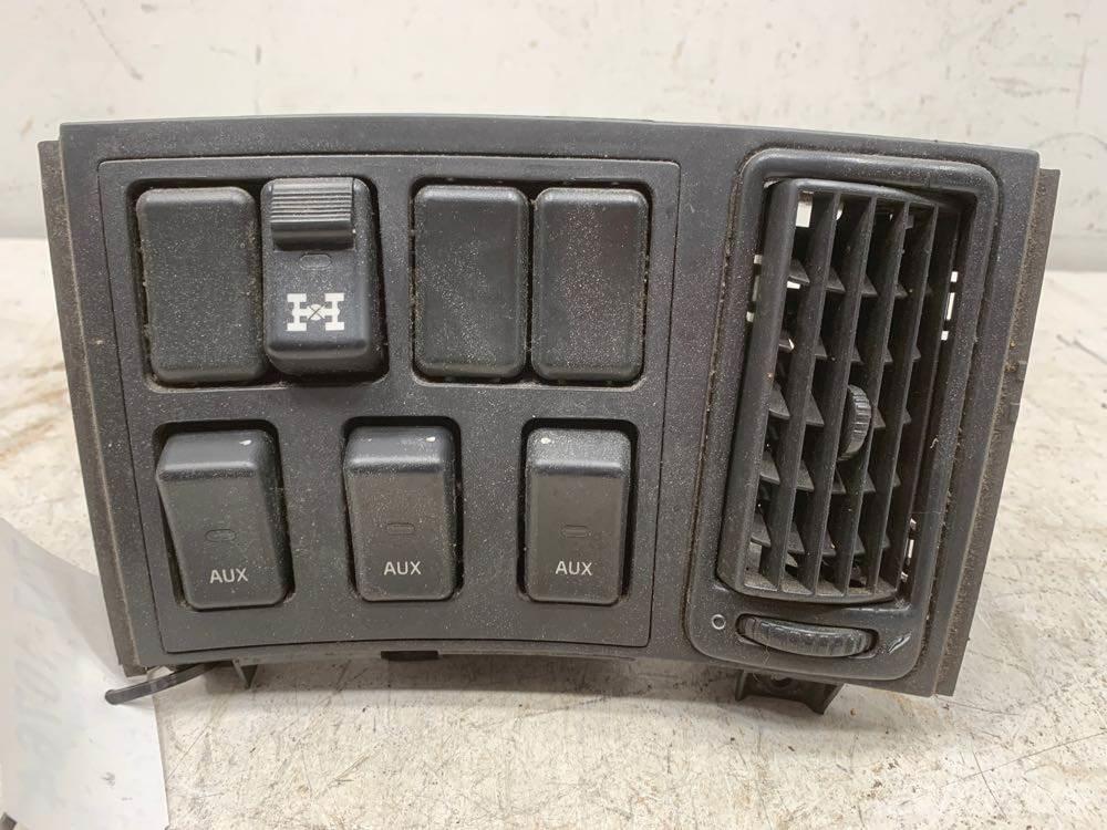 Volvo VNL 電子設備
