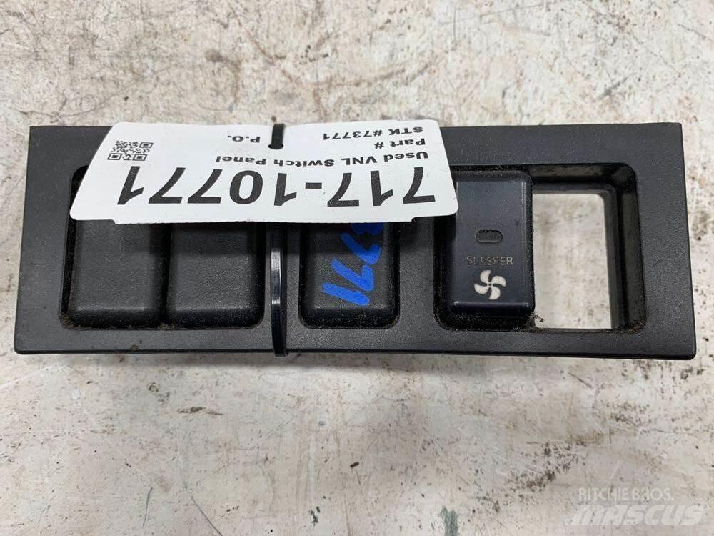 Volvo VNL 電子設備