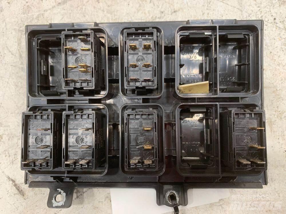 Volvo VNL 電子設備