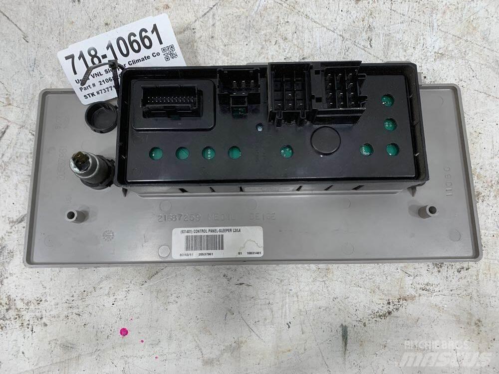 Volvo VNL 電子設備