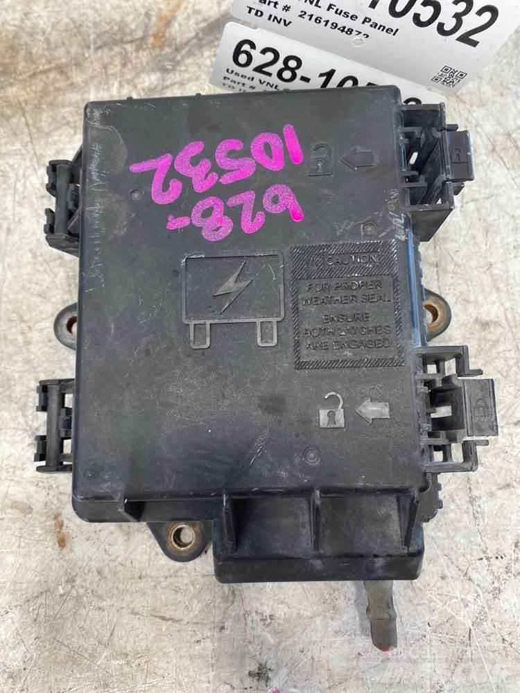 Volvo VNL 電子設備