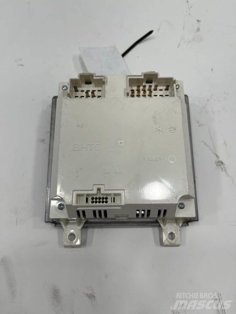 Volvo VNM 電子設備