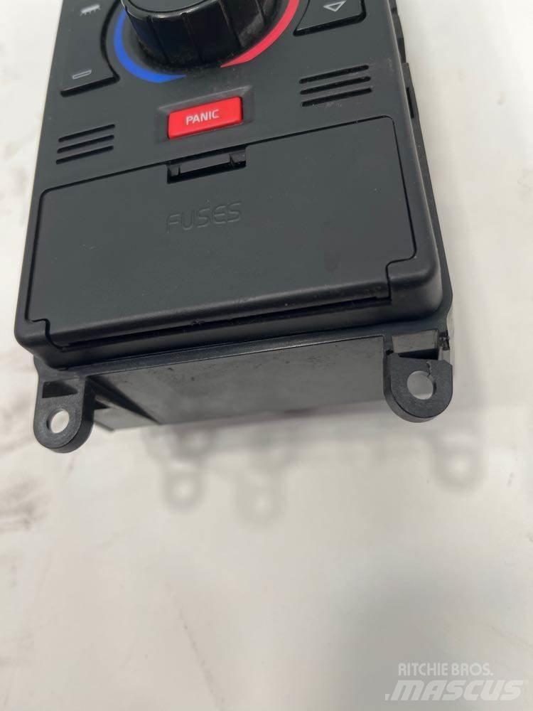 Volvo VNM 電子設備