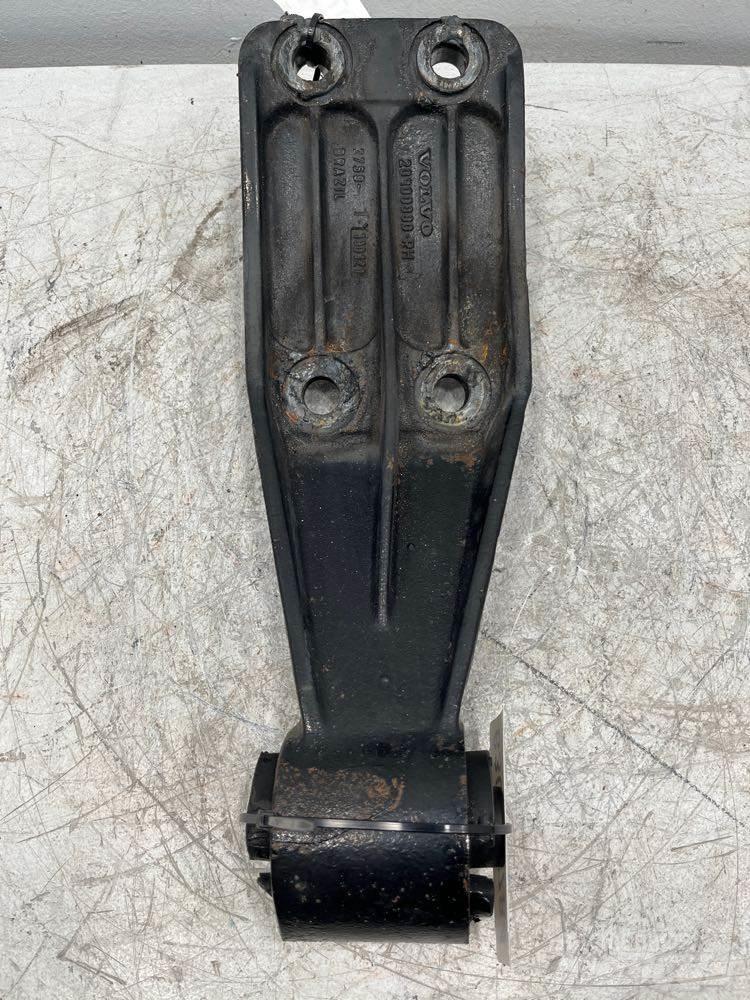 Volvo VNM 駕駛室與內部