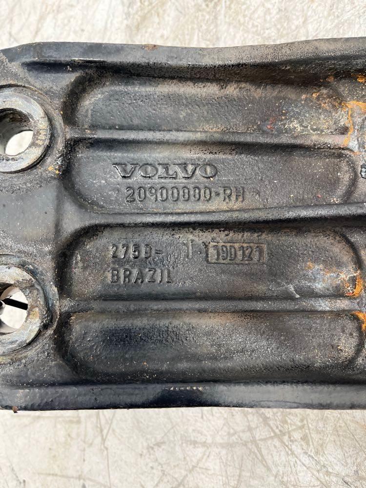 Volvo VNM 駕駛室與內部