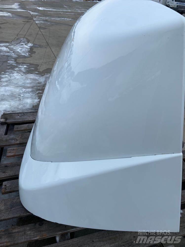 Volvo VNM 駕駛室與內部