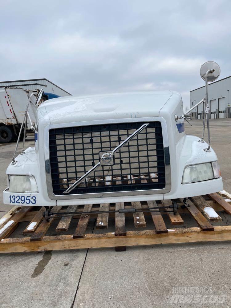 Volvo VNM 駕駛室與內部