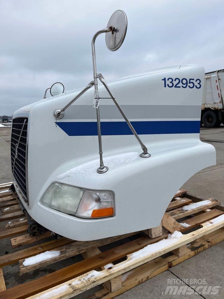 Volvo VNM 駕駛室與內部