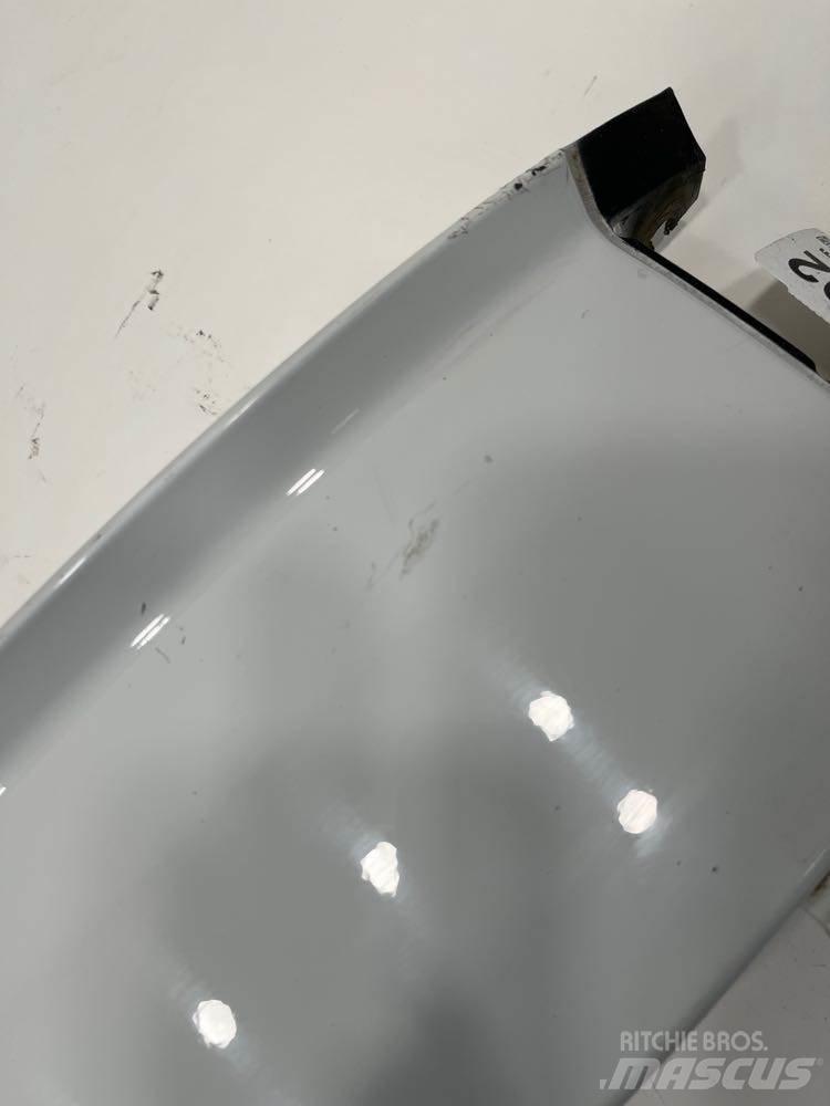 Volvo VNM 駕駛室與內部