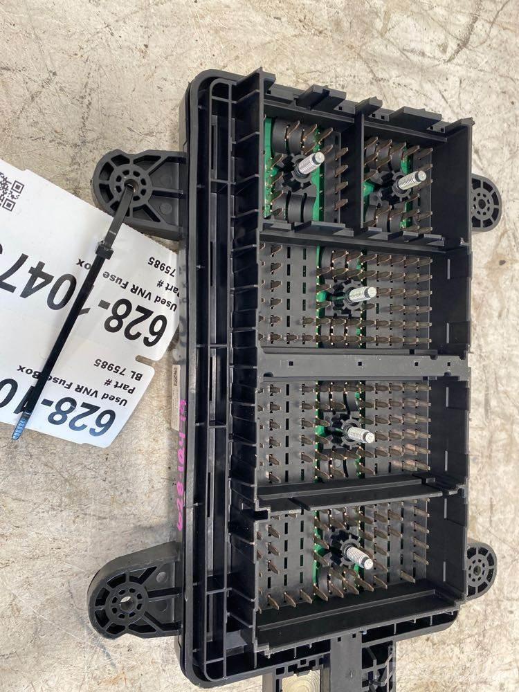 Volvo VNR 電子設備