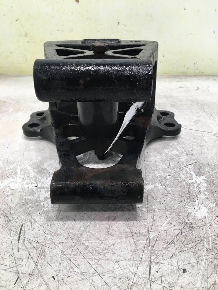 Volvo WCA 底盤和懸架