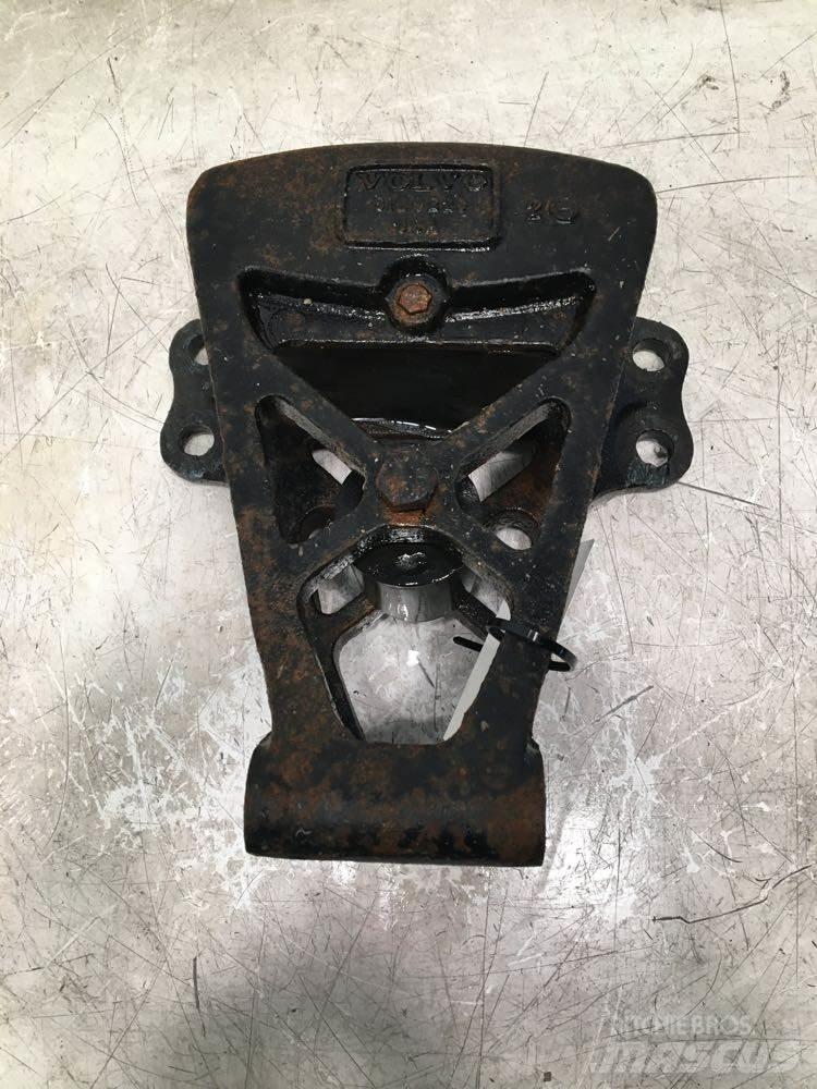 Volvo WCA 底盤和懸架