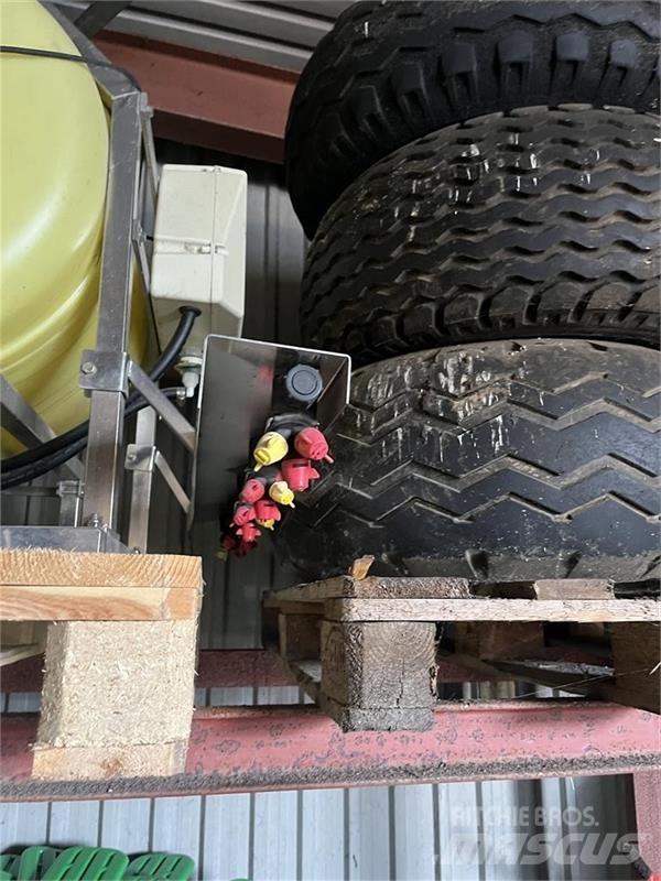  - - - 牽引式噴霧機