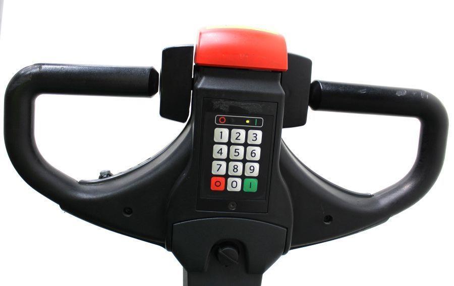 Cesab S 212 / 450 行走控制式堆積機