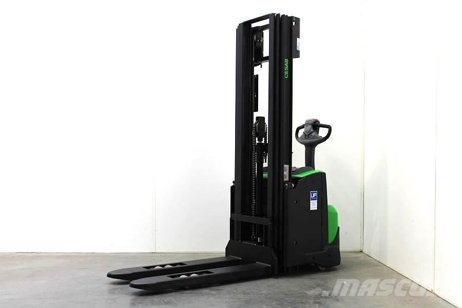 Cesab S 212 L / 450 行走控制式堆積機