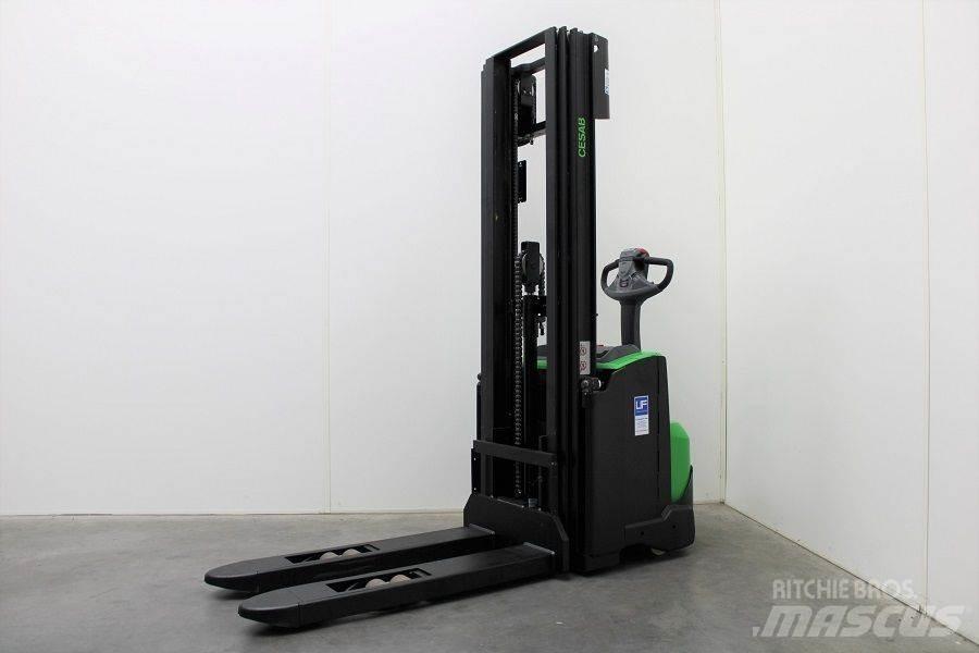 Cesab S 214 / 445 行走控制式堆積機