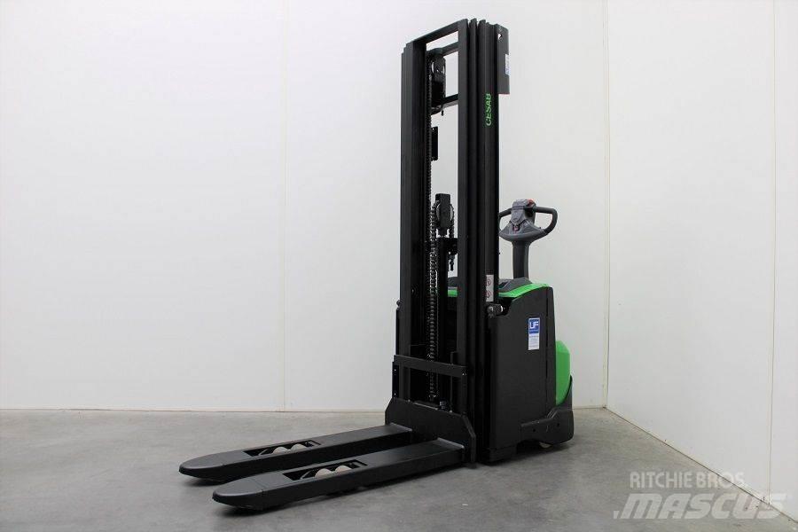 Cesab S 214 / 445 行走控制式堆積機