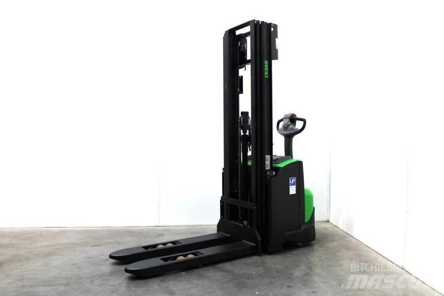 Cesab S 214 / 445 行走控制式堆積機