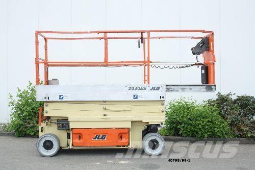 JLG 2030 ES 剪式升降機